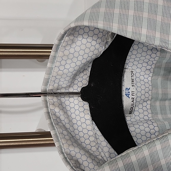 White and Light Blue Checkered Van Heusen Shirt. Regular fit. Size 15.5, 33/34 - Picture 3 of 7